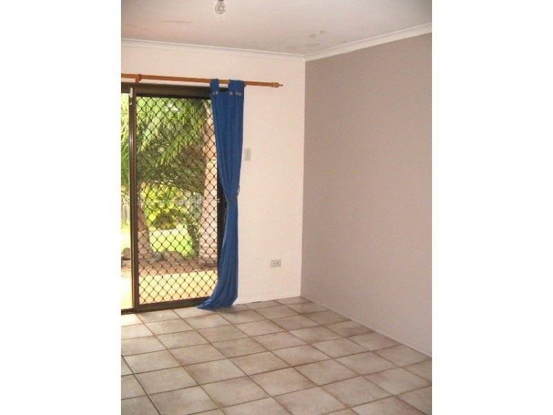 37 Dracon Street, Regents Park QLD 4118