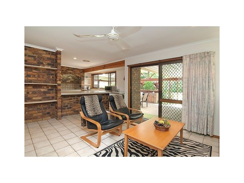 15 Allanadale Court, Forestdale QLD 4118