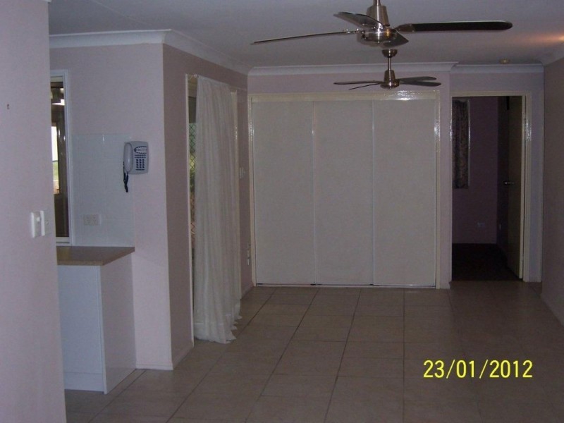 11 Windsong Court, Hillcrest QLD 4118