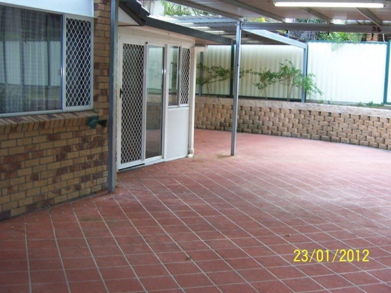 11 Windsong Court, Hillcrest QLD 4118