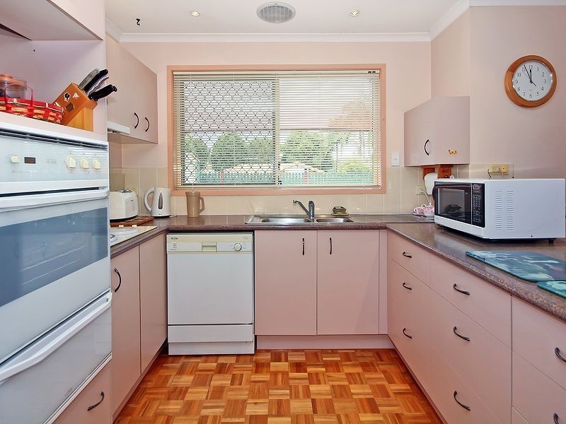 16 Indica Crescent, Regents Park QLD 4118