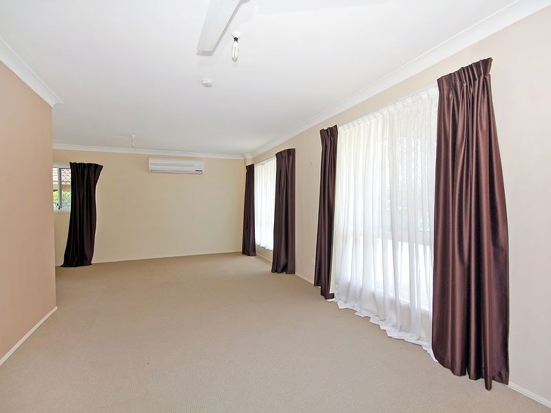 5 Parkside Drive, Crestmead QLD 4132