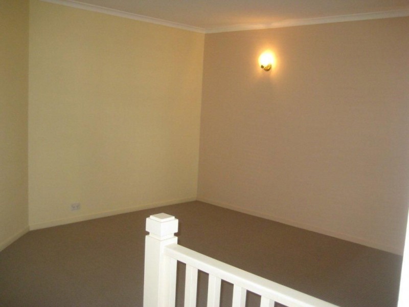 3 Aronia Court, Regents Park QLD 4118