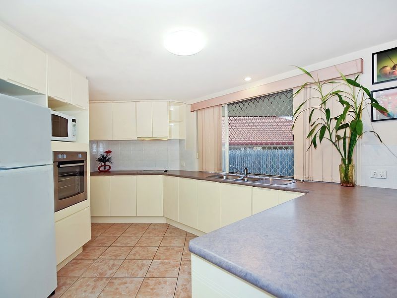 35 Newbury Place, Carindale QLD 4152