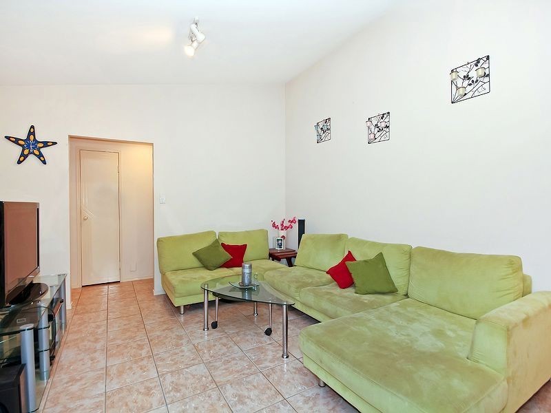 35 Newbury Place, Carindale QLD 4152