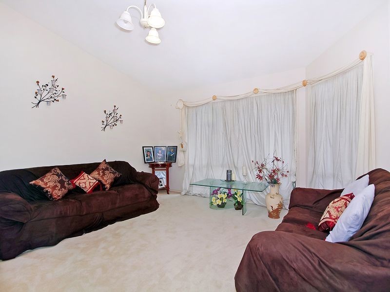 35 Newbury Place, Carindale QLD 4152