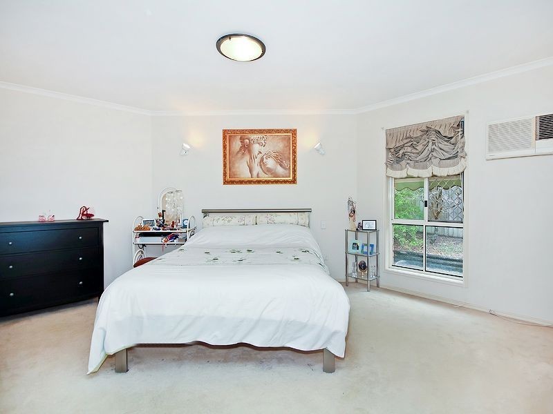 35 Newbury Place, Carindale QLD 4152