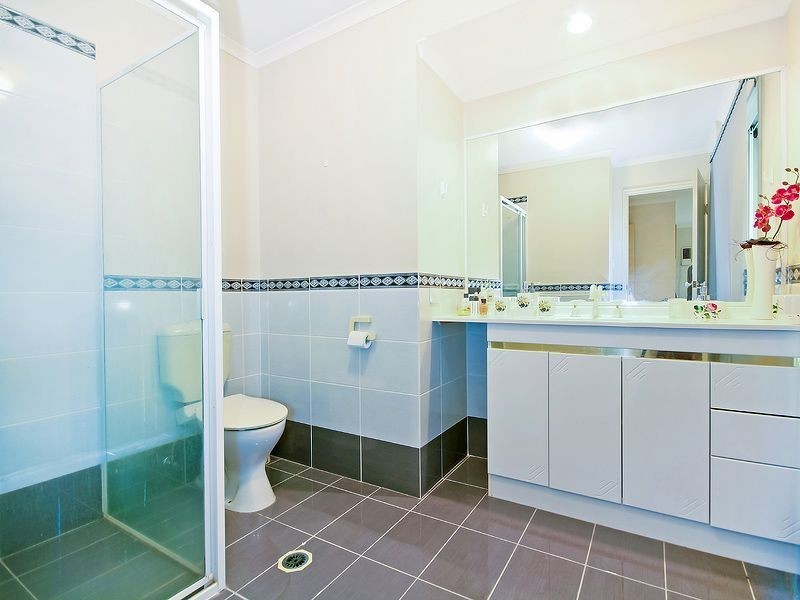 35 Newbury Place, Carindale QLD 4152