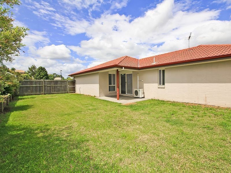 8 RAINBOW CRT, Regents Park QLD 4118