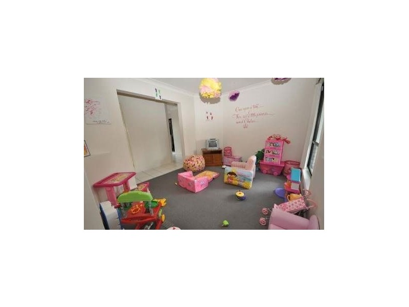 9 Chams Street, Marsden QLD 4132