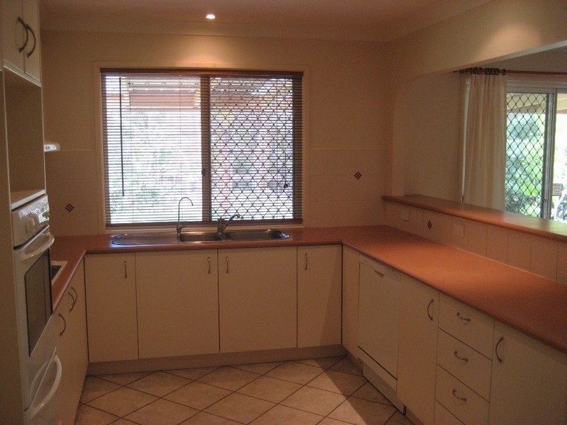 10-12 Holyrood Ct, Munruben QLD 4125