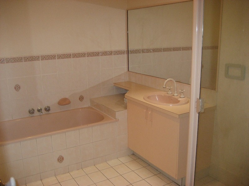 10-12 Holyrood Ct, Munruben QLD 4125