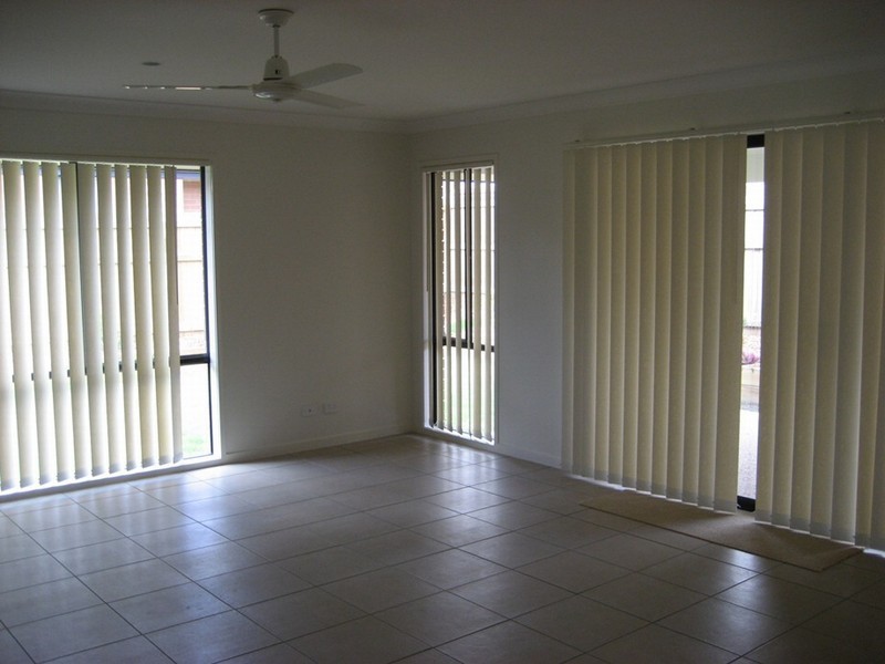 18 Robur Street, Marsden QLD 4132