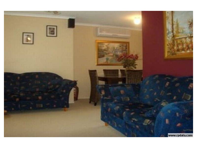 120 Emerald Dr, Regents Park QLD 4118