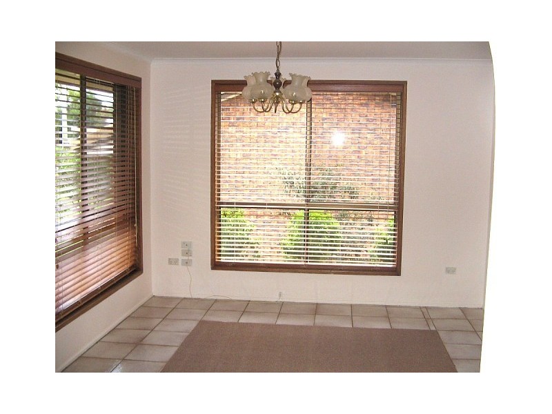 37 Dracon St, Regents Park QLD 4118