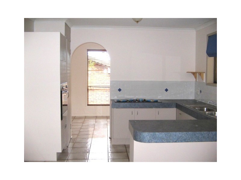 37 Dracon St, Regents Park QLD 4118