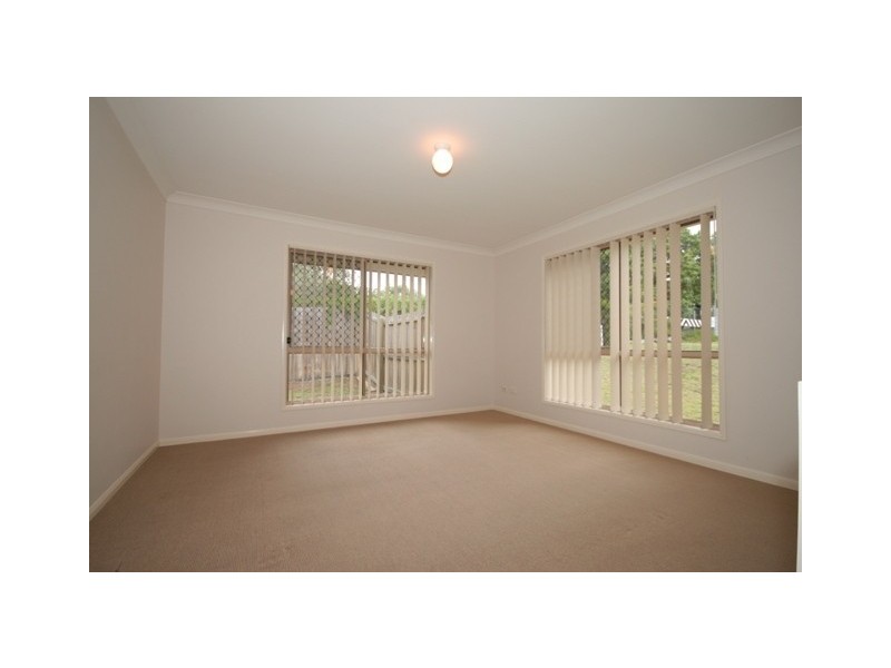 18 Gordonia Dr, Regents Park QLD 4118