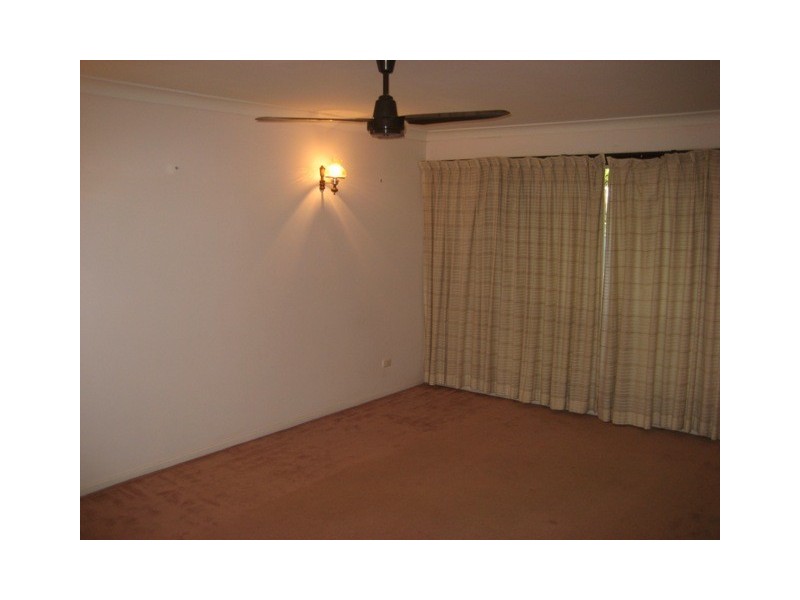 64 Vansittart Rd, Regents Park QLD 4118