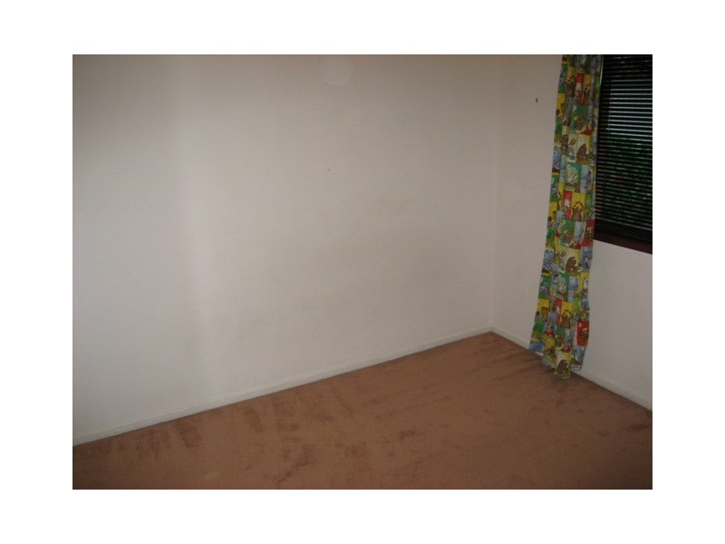 64 Vansittart Rd, Regents Park QLD 4118