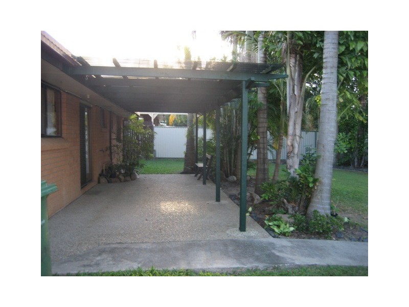 64 Vansittart Rd, Regents Park QLD 4118