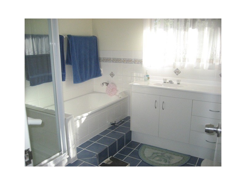 329 Lance Rd, North Maclean QLD 4280