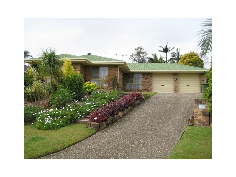 16 Learmonth Ct, Hillcrest QLD 4118