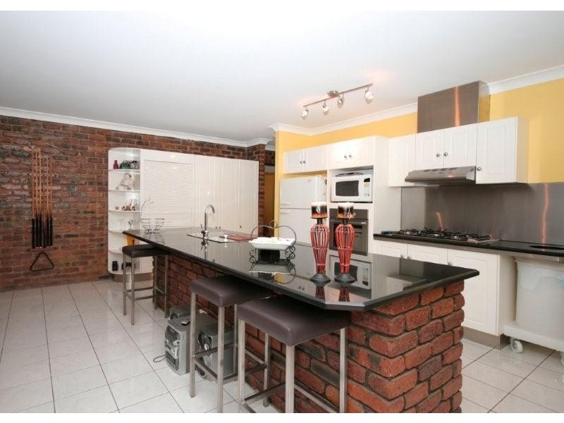 11 Jacaranda Ave, Boronia Heights QLD 4124