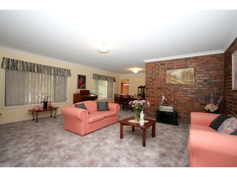 11 Jacaranda Ave, Boronia Heights QLD 4124
