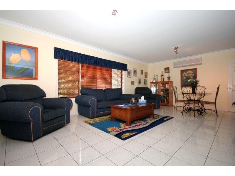 11 Jacaranda Ave, Boronia Heights QLD 4124