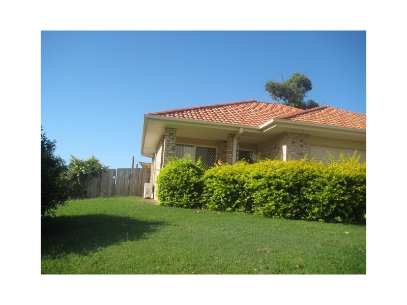 73 Grove Rd, Edens Landing QLD 4207