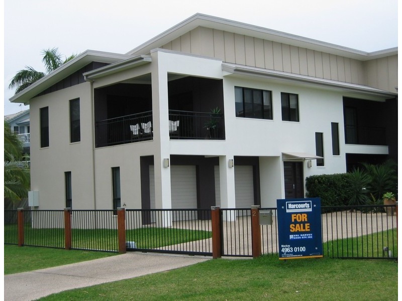 104 Binnington Esplanade, East Mackay QLD 4740