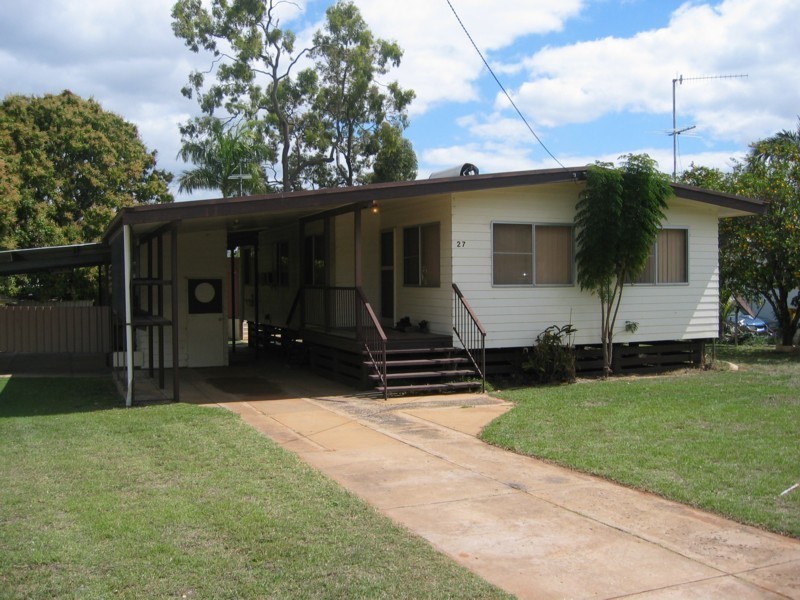 27 Bradman Street, Moranbah QLD 4744