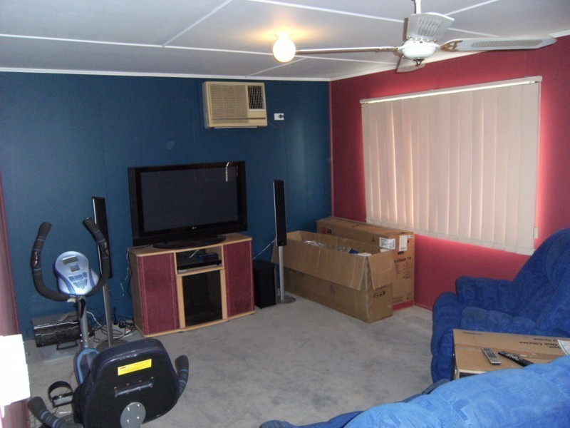 27 Bradman Street, Moranbah QLD 4744