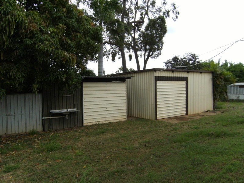 27 Bradman Street, Moranbah QLD 4744