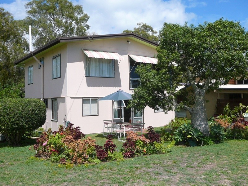 11 Redcliffe Avenue, Seaforth QLD 4741