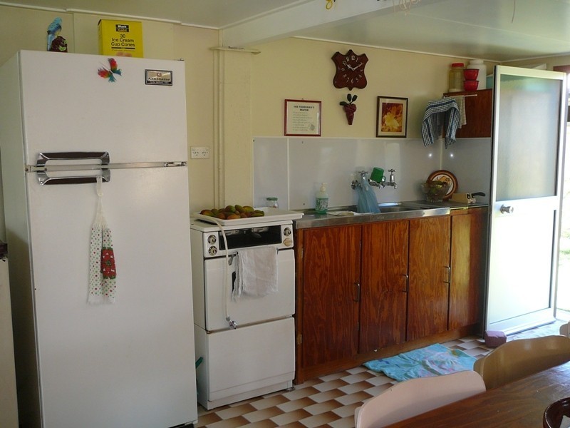 11 Redcliffe Avenue, Seaforth QLD 4741