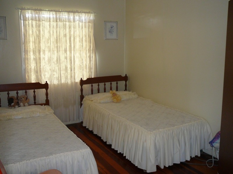11 Redcliffe Avenue, Seaforth QLD 4741