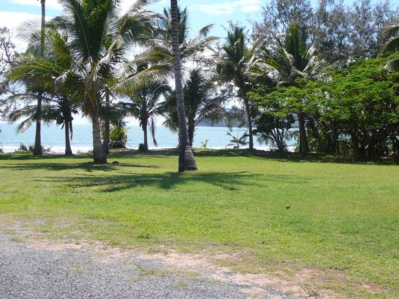11 Redcliffe Avenue, Seaforth QLD 4741