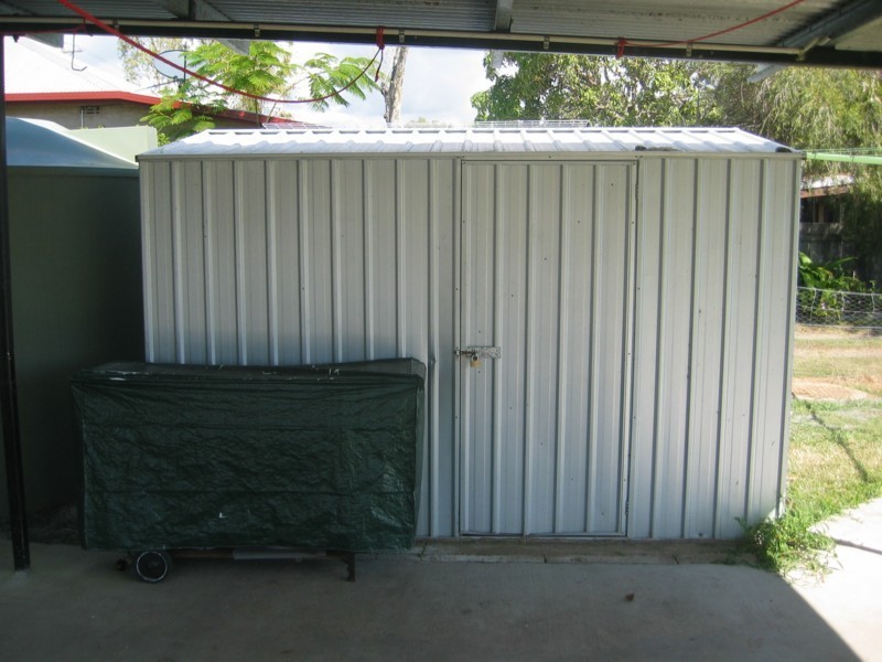 37 Beach Road, Sarina Beach QLD 4737