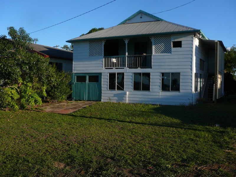 34 Poinciana Avenue, Mackay QLD 4740