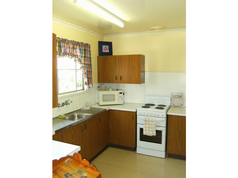 24 Yeates Street, Moranbah QLD 4744