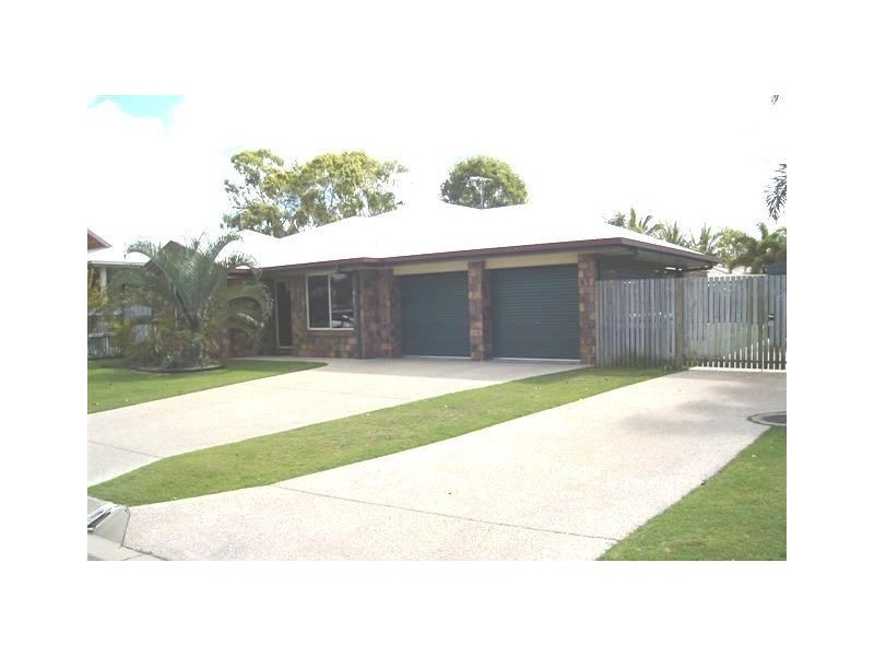 5 Seaside Place, Blacks Beach QLD 4740