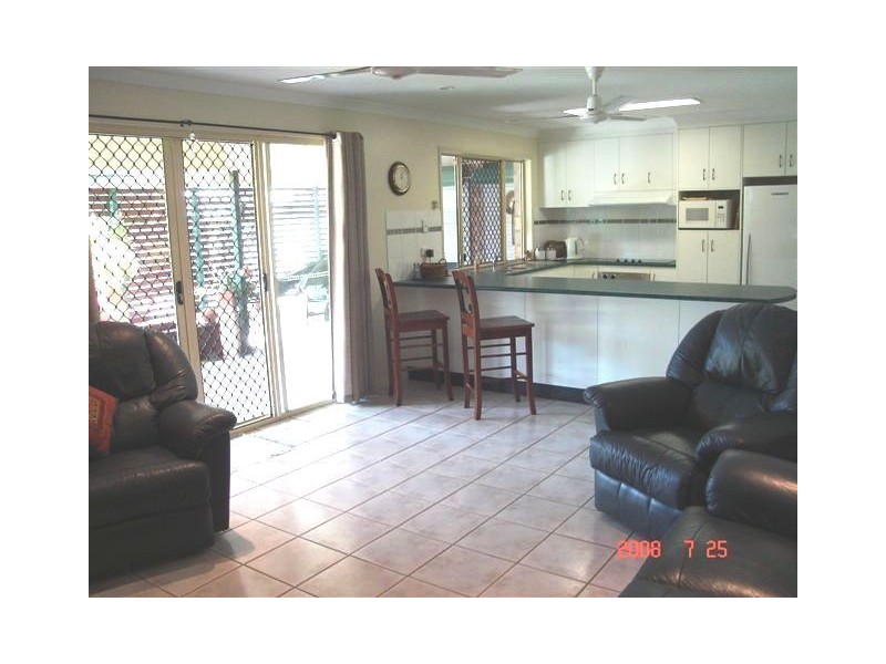 5 Seaside Place, Blacks Beach QLD 4740