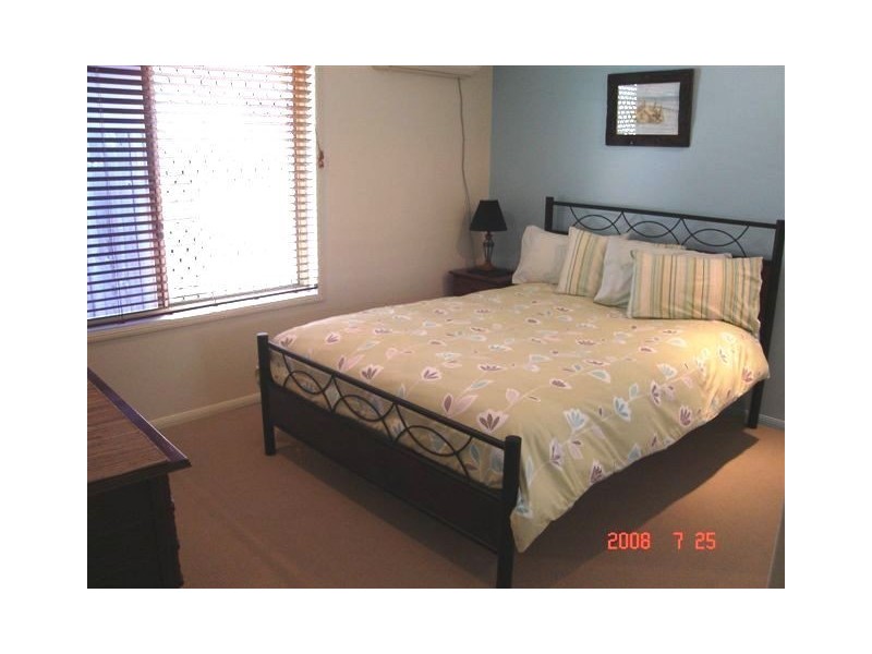 5 Seaside Place, Blacks Beach QLD 4740