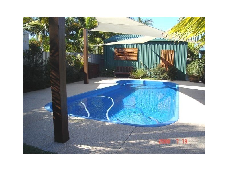 5 Seaside Place, Blacks Beach QLD 4740