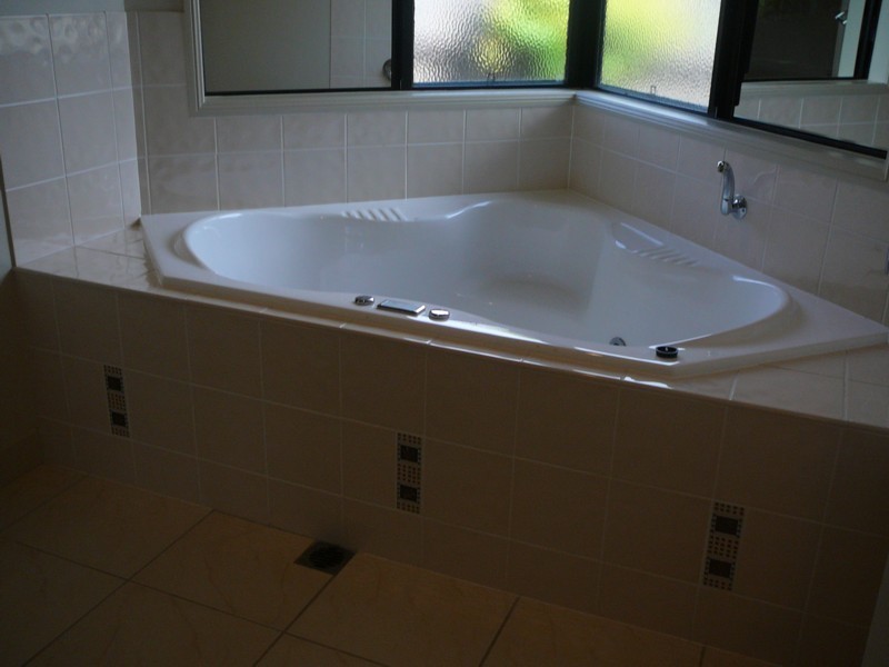 76 Wheeler Drive, Glenella QLD 4740