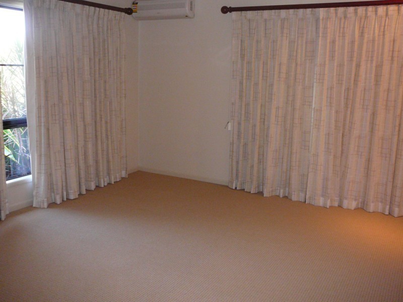 76 Wheeler Drive, Glenella QLD 4740