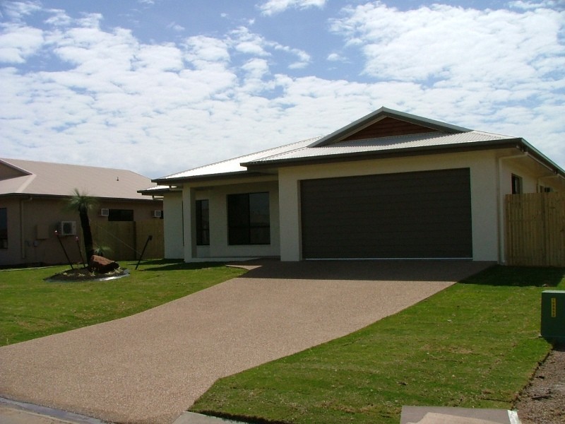 152 Daintree Drive, Bushland Beach QLD 4818