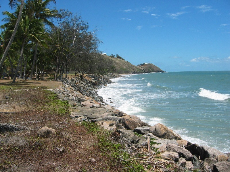 18 Bourke Street, Blacks Beach QLD 4740