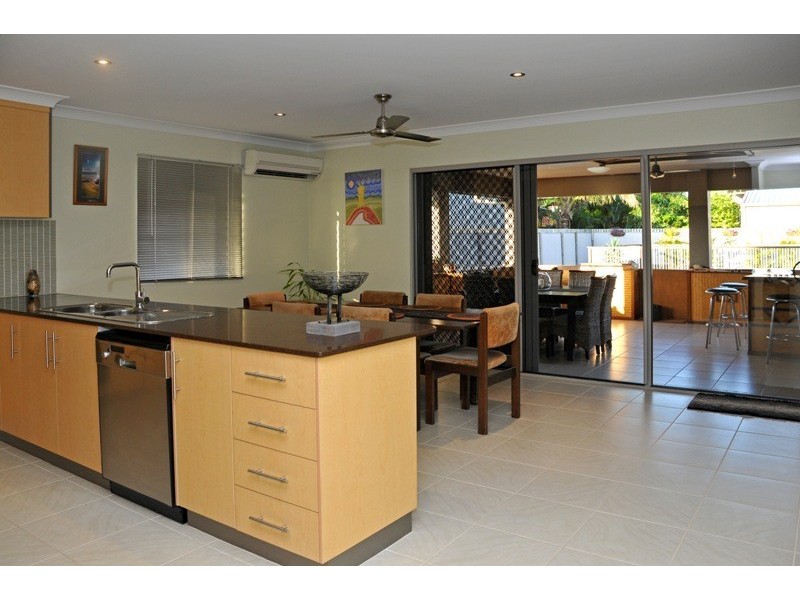 9 Michelle Crescent, Bucasia QLD 4750